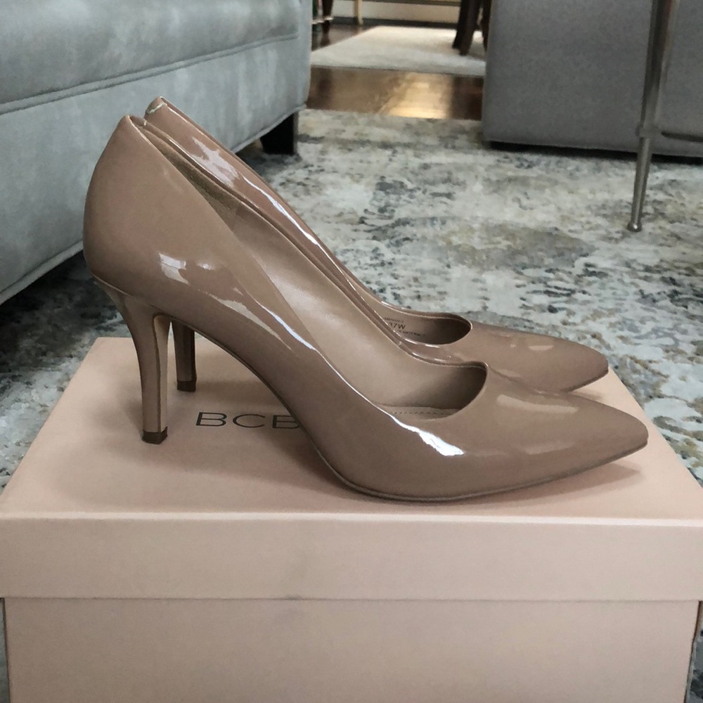 Nude Pumps